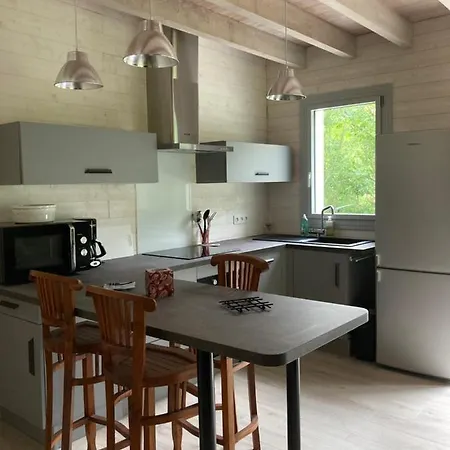 La Petite Maison-les Logis D'agaliaure Сasa de vacaciones