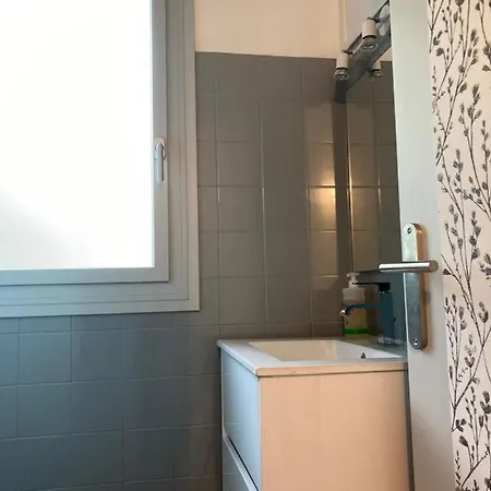 La Petite Maison-les Logis D'agaliaure Сasa de vacaciones Château-Verdun