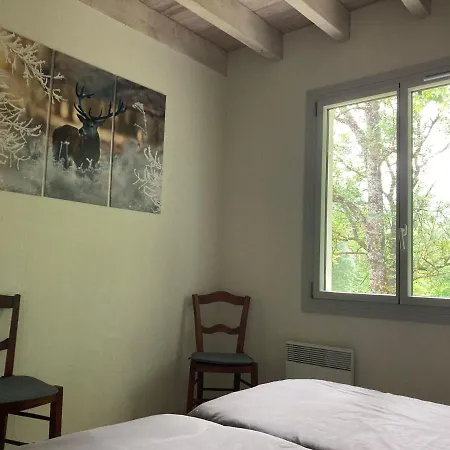 La Petite Maison-les Logis D'agaliaure *