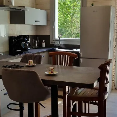 La Petite Maison-les Logis D'agaliaure Château-Verdun