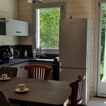 La Petite Maison-les Logis D'agaliaure Сasa de vacaciones Château-Verdun