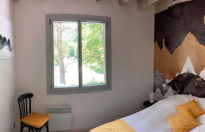 La Petite Maison-les Logis D'agaliaure Дом отдыха