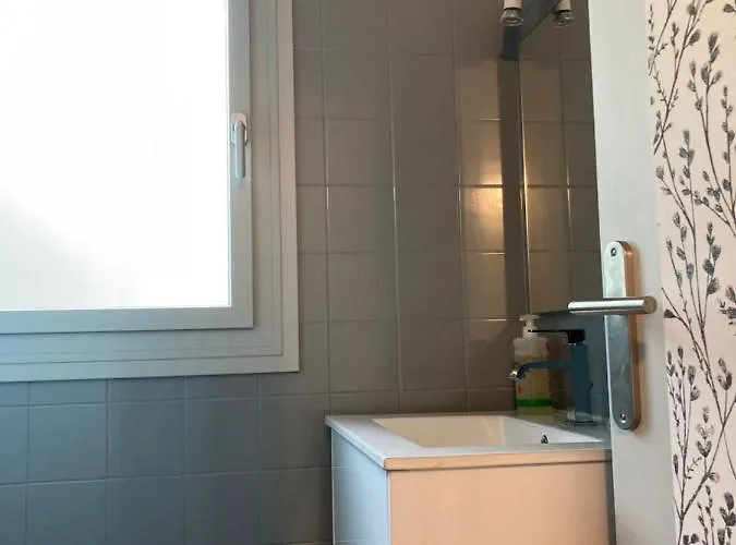 La Petite Maison-les Logis D'agaliaure Дом отдыха Chateau-Verdun